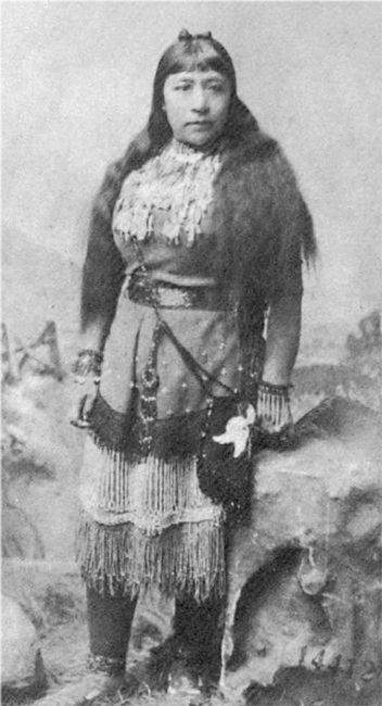 Sarah Winnemucca posing for a portrait.